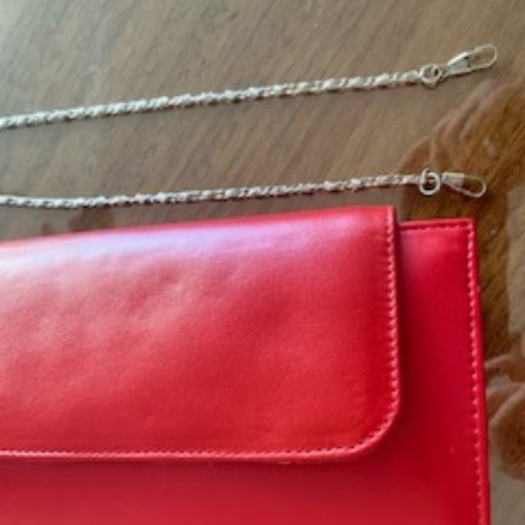 Women's Clutch bag with silver detachable shoulder chain in red, only worn once - Picture 11 of 16